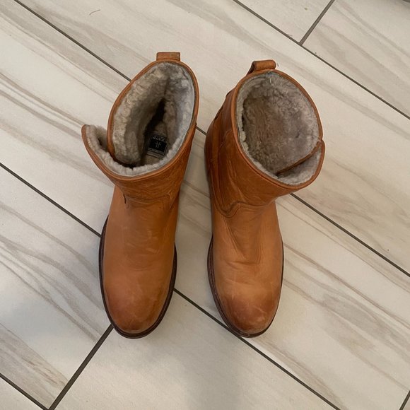 Women's Frye Leather Bootie Shearling Lined - Picture 9 of 10